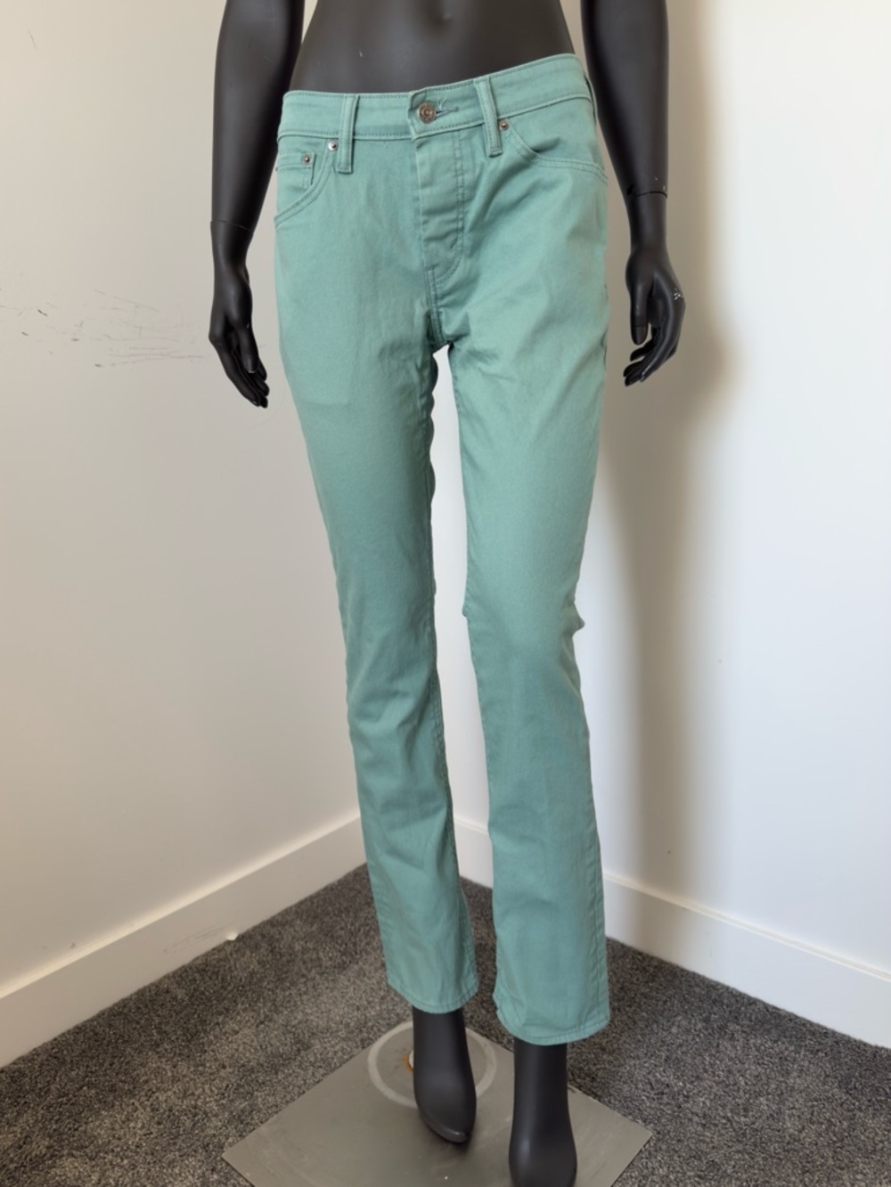 Levi's Straight-Leg Jeans in Mint